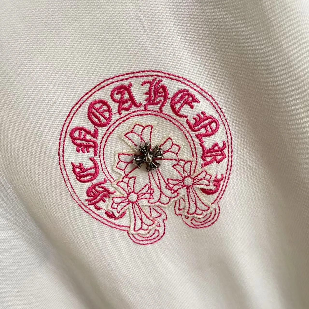 🅿️200 ch Crow* 2025 summer new style Sanskrit horseshoe cross Metal patch embroidery Short-sleeved T-shirt Customized fabric 300g Same style for men and women Size: S M L XL XXL Five codes Color: black white
